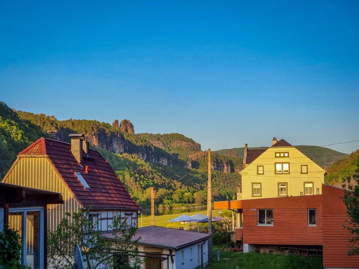 Ferienappartements Elbaussicht - Krippen Bad Schandau Bagian luar foto